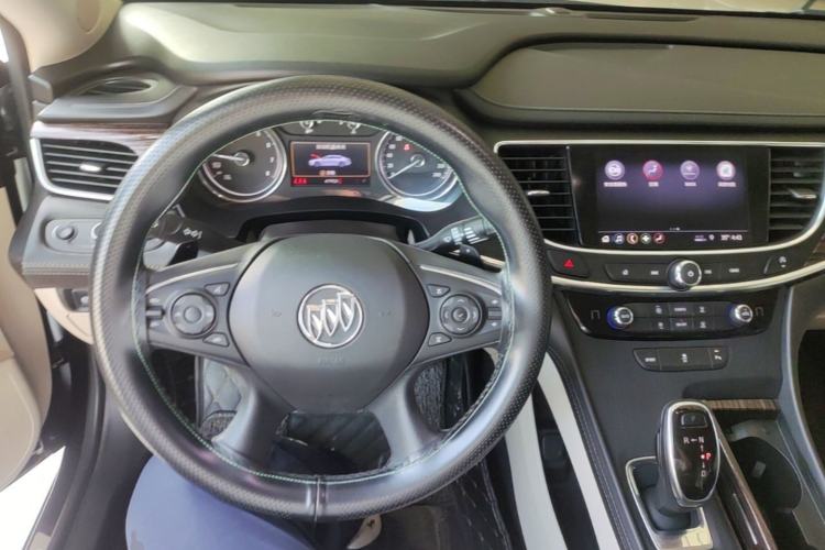 Used Buick LaCrosse 2019 28T Elite Edition Center Console