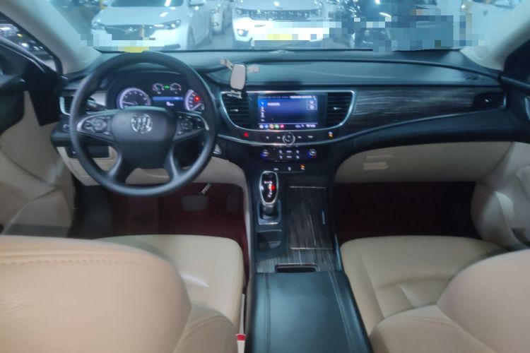 Used Buick LaCrosse 2019 28T Elite Edition Center Console