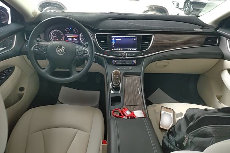 Used Buick LaCrosse 2019 28T Elite Edition Center Console