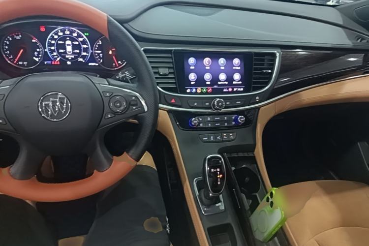 Used Buick LaCrosse 2019 28T Prestige Model Center Console