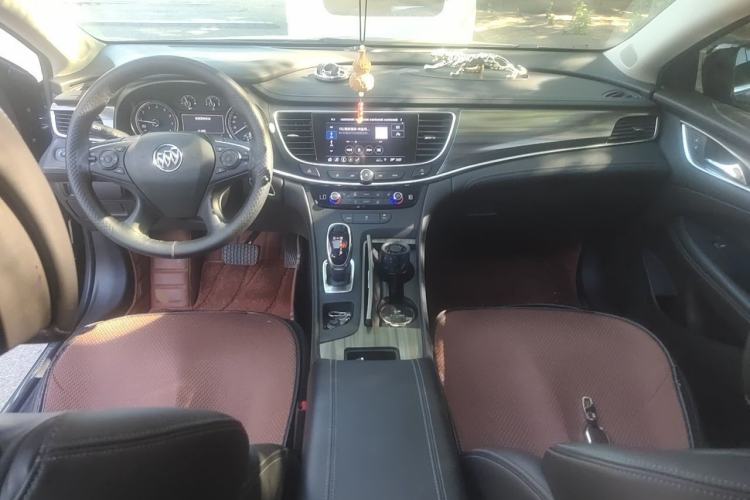 Used Buick LaCrosse 2019 28T Luxury Version Center Console