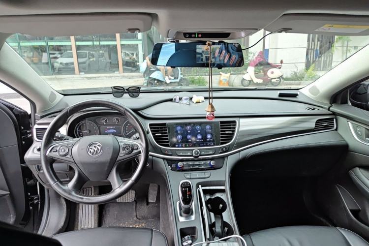 Used Buick LaCrosse 2019 28T Luxury Version Center Console
