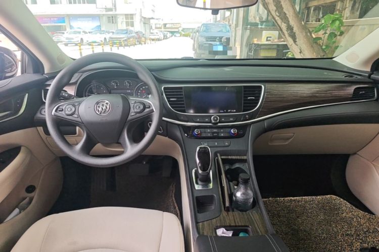 Used Buick LaCrosse 2019 28T Elite Edition Center Console