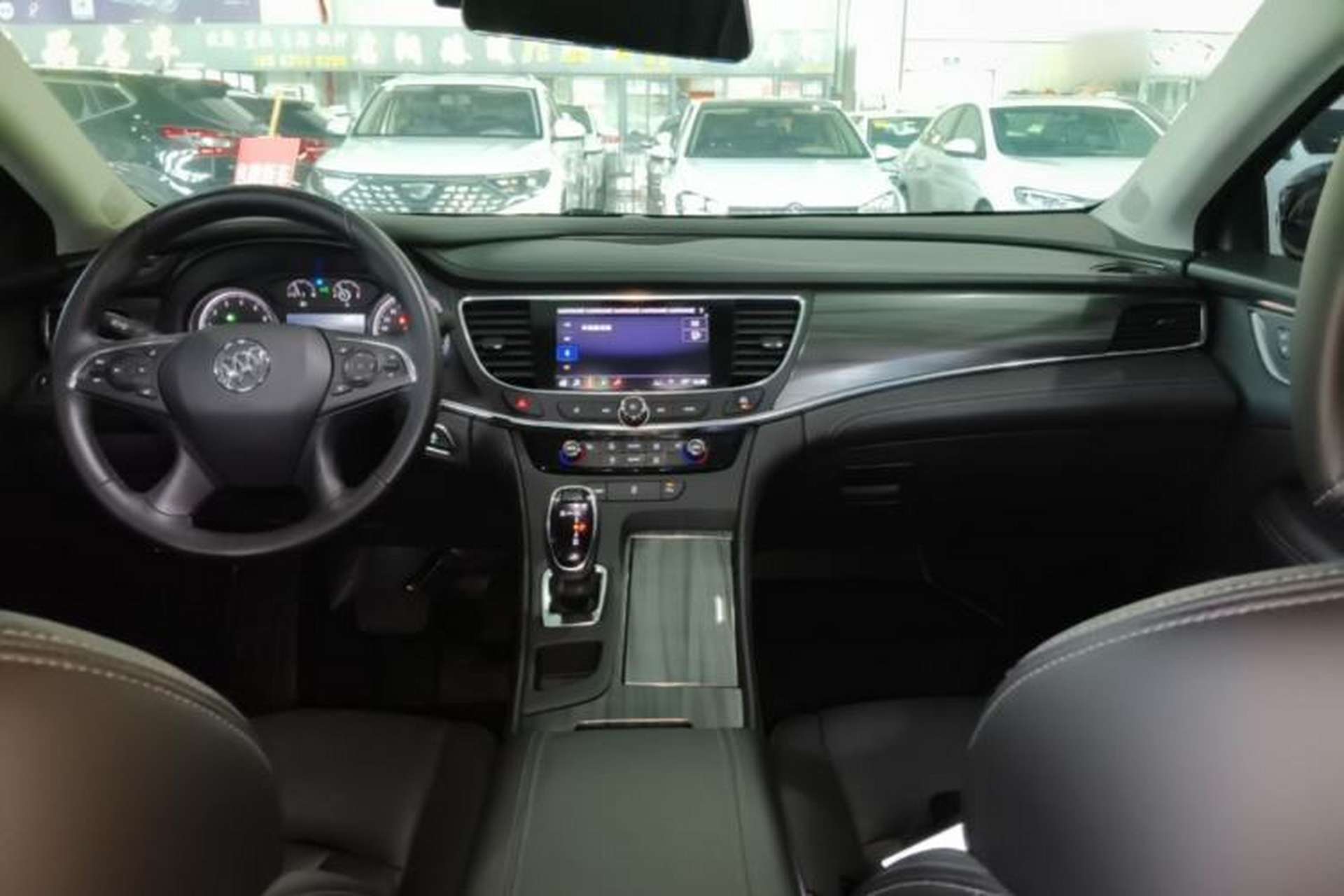 Used Buick LaCrosse 2019 28T Luxury Version Center Console