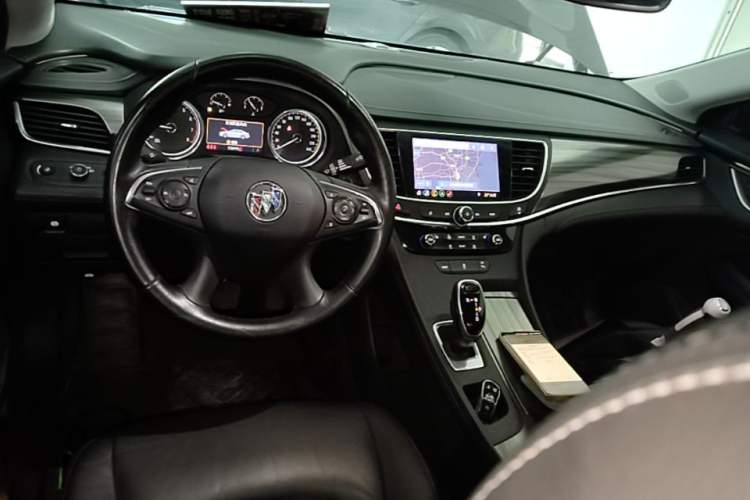 Used Buick LaCrosse 2019 28T Luxury Version Center Console