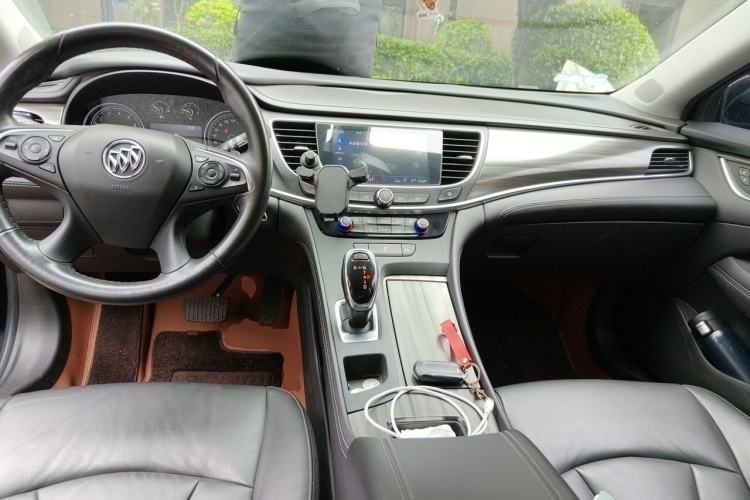 Used Buick LaCrosse 2019 28T Luxury Version Center Console