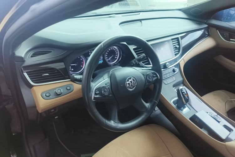 Used Buick LaCrosse 2019 28T Elite Edition Center Console