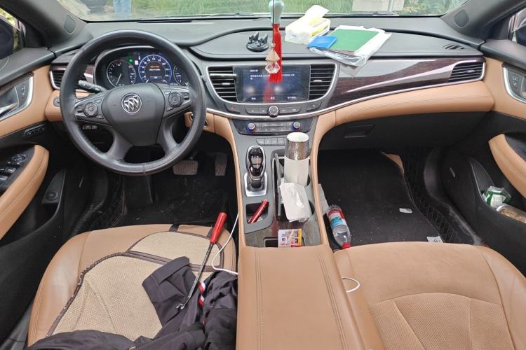Used Buick LaCrosse 2019 28T Prestige Model Center Console