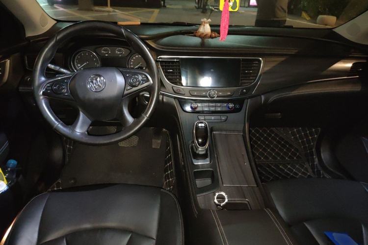 Used Buick LaCrosse 2019 28T Luxury Version Center Console