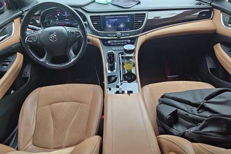 Used Buick LaCrosse 2019 28T Prestige Model Center Console