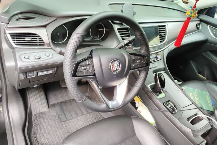 Used Buick LaCrosse 2019 28T Luxury Version Center Console