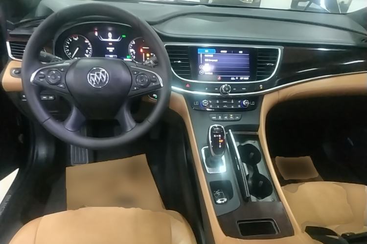 Used Buick LaCrosse 2019 28T Prestige Model Center Console