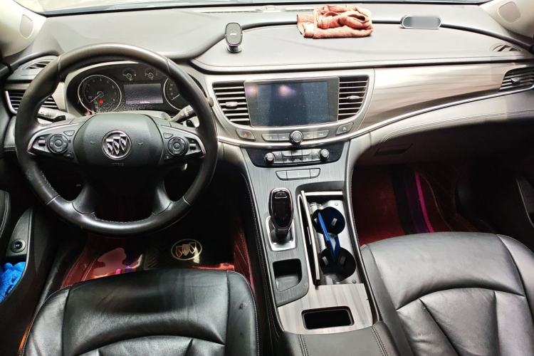Used Buick LaCrosse 2019 28T Luxury Version Center Console