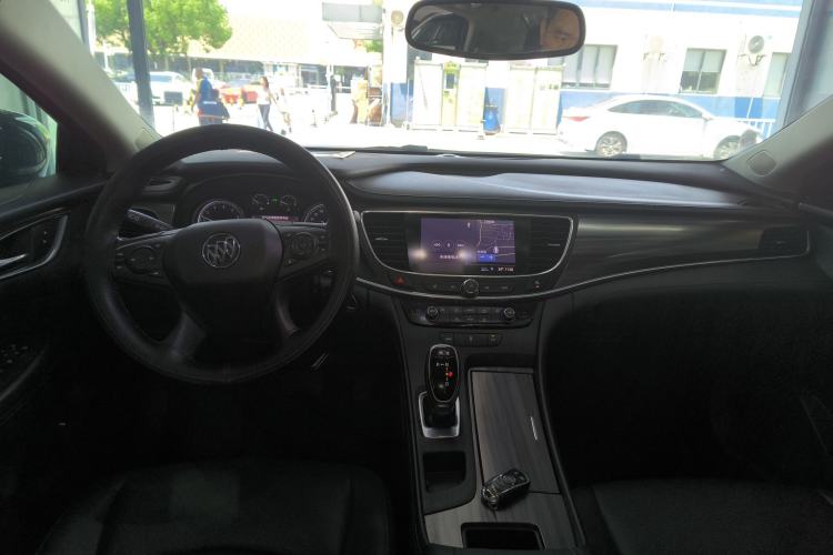 Used Buick LaCrosse 2019 28T Luxury Version Center Console