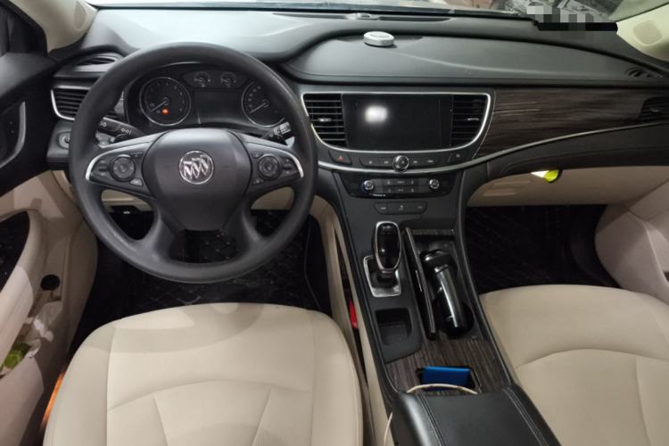 Used Buick LaCrosse 2019 28T Elite Edition Center Console