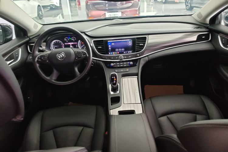Used Buick LaCrosse 2019 28T Luxury Version Center Console