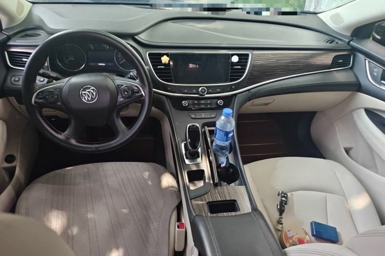 Used Buick LaCrosse 2019 28T Elite Edition Center Console