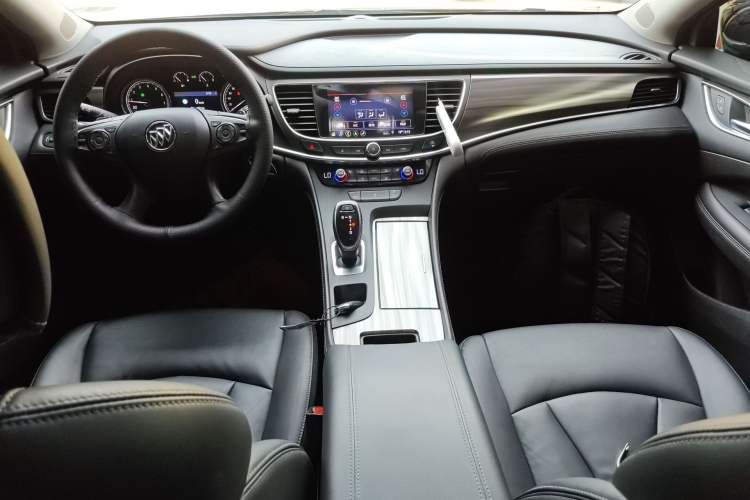 Used Buick LaCrosse 2019 28T Luxury Version Center Console