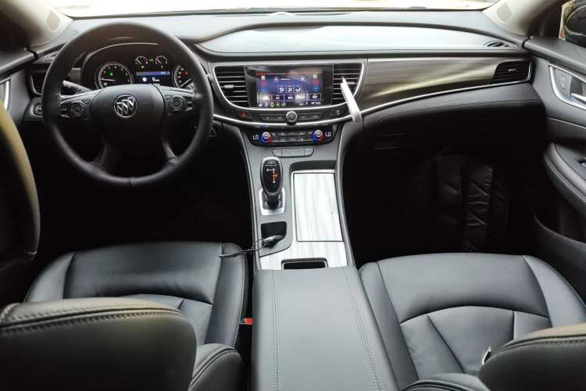 Used Buick LaCrosse 2019 28T Luxury Version Center Console