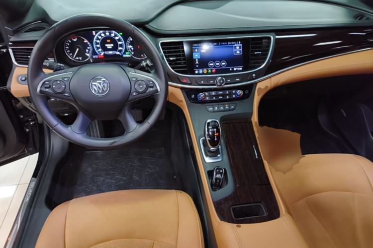 Used Buick LaCrosse 2019 28T Prestige Model Center Console