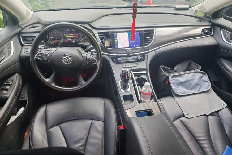 Used Buick LaCrosse 2019 28T Luxury Version Center Console