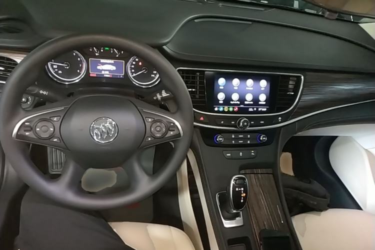 Used Buick LaCrosse 2019 28T Elite Edition Center Console