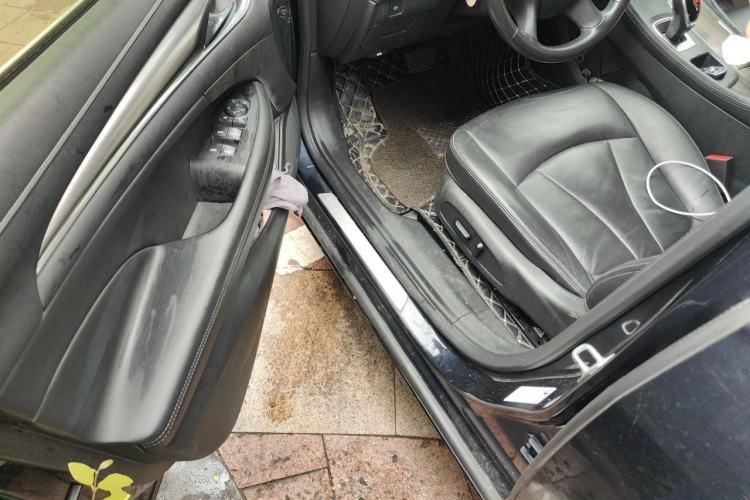 Used Buick LaCrosse 2019 28T Luxury Version Driver Seat