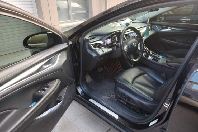 Used Buick LaCrosse 2019 28T Luxury Version Driver Seat