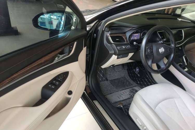 Used Buick LaCrosse 2019 28T Elite Edition Driver Seat
