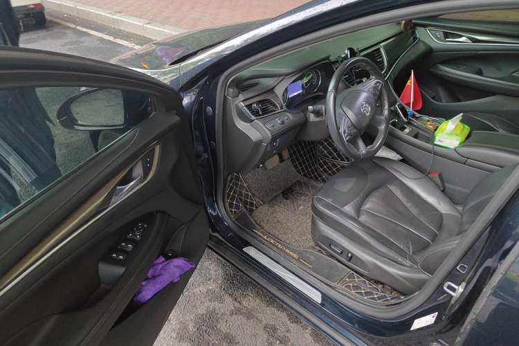 Used Buick LaCrosse 2019 28T Luxury Version Driver Seat