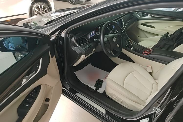 Used Buick LaCrosse 2019 28T Elite Edition Driver Seat
