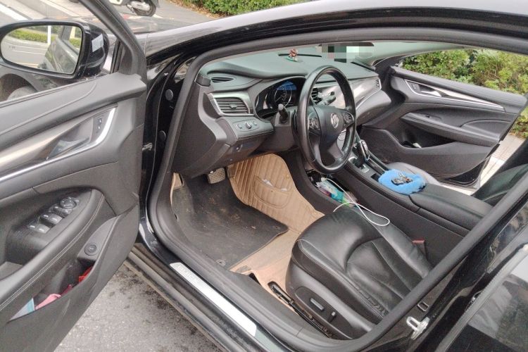 Used Buick LaCrosse 2019 28T Luxury Version Driver Seat