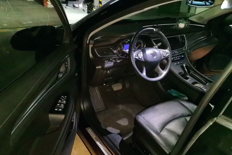 Used Buick LaCrosse 2019 28T Luxury Version Driver Seat