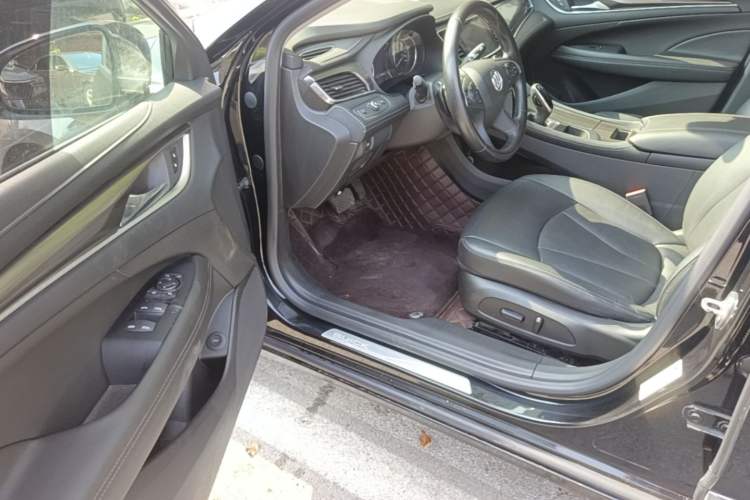 Used Buick LaCrosse 2019 28T Luxury Version Driver Seat