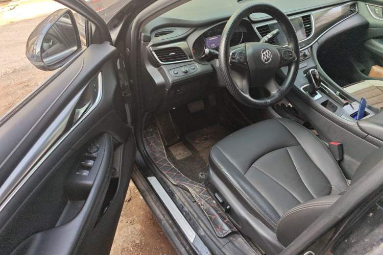 Used Buick LaCrosse 2019 28T Luxury Version Driver Seat
