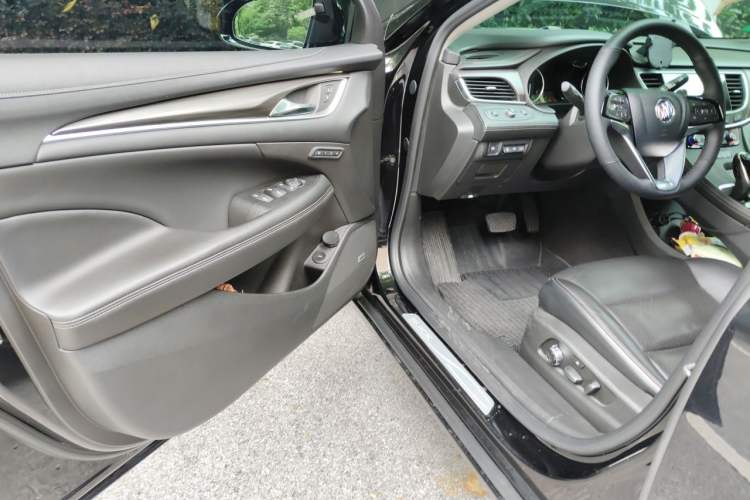 Used Buick LaCrosse 2019 28T Luxury Version Driver Seat