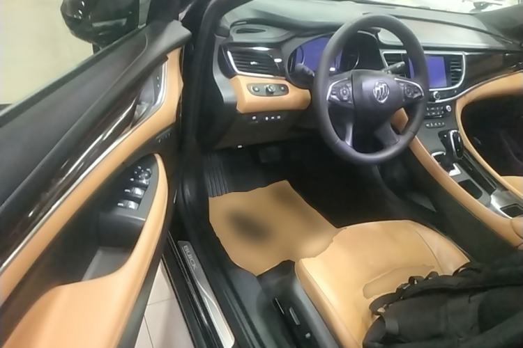 Used Buick LaCrosse 2019 28T Prestige Model Driver Seat