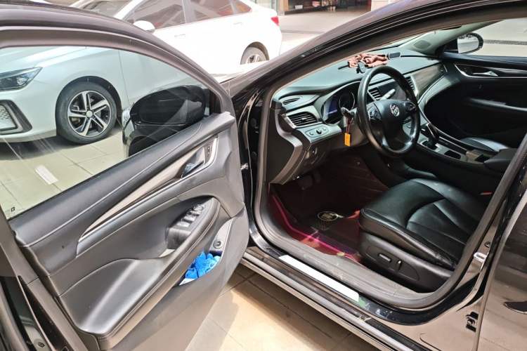 Used Buick LaCrosse 2019 28T Luxury Version Driver Seat