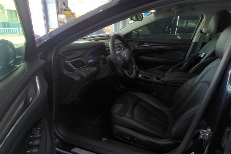 Used Buick LaCrosse 2019 28T Luxury Version Driver Seat