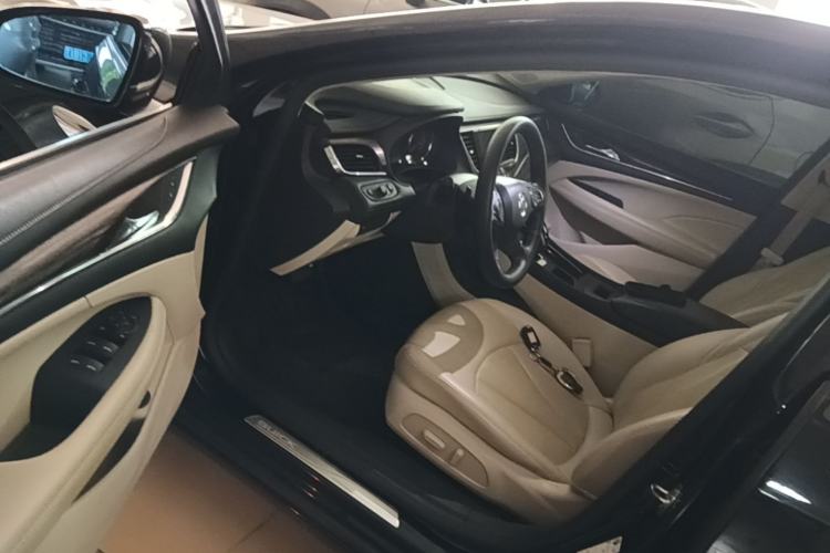 Used Buick LaCrosse 2019 28T Elite Edition Driver Seat
