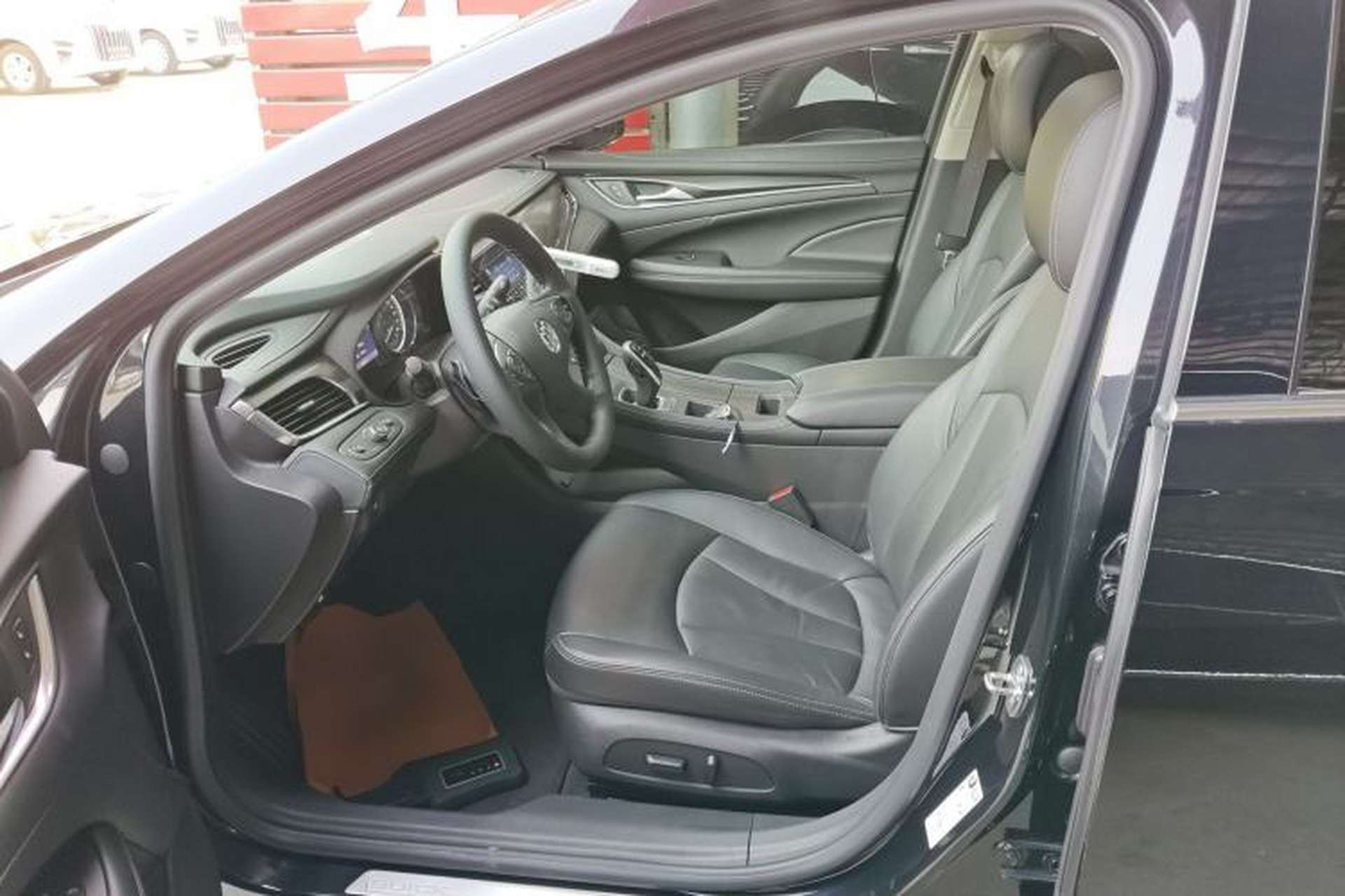Used Buick LaCrosse 2019 28T Luxury Version Driver Seat