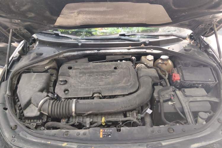 Used Buick LaCrosse 2019 28T Avenir Engine Bay