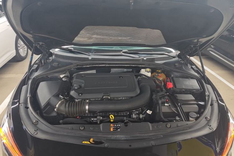 Used Buick LaCrosse 2019 28T Elite Edition Engine Bay