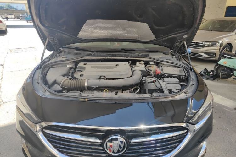 Used Buick LaCrosse 2019 28T Elite Edition Engine Bay