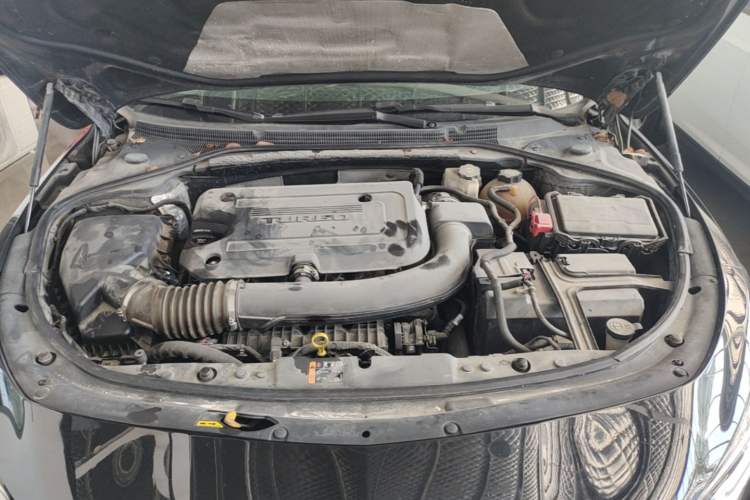 Used Buick LaCrosse 2019 28T Elite Edition Engine Bay
