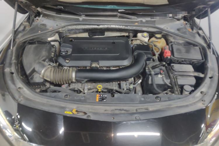 Used Buick LaCrosse 2019 28T Elite Edition Engine Bay