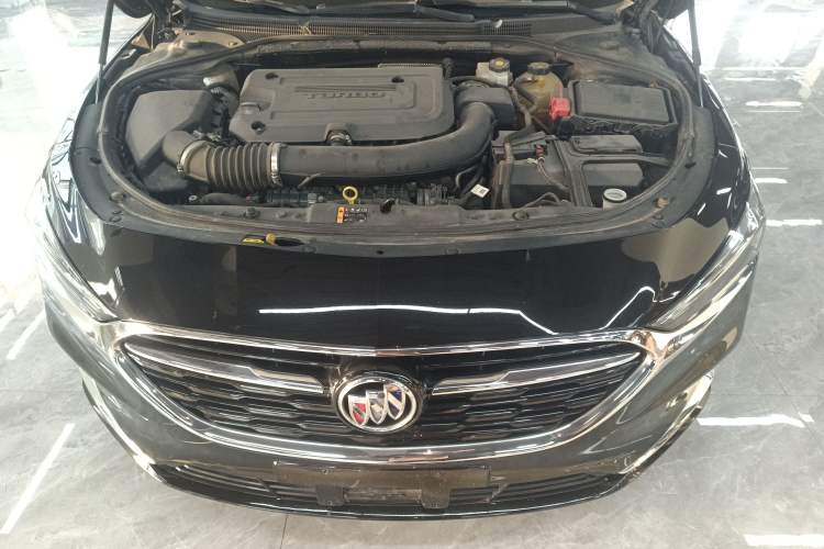 Used Buick LaCrosse 2019 28T Elite Edition Engine Bay