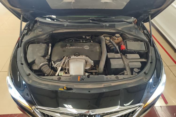 Used Buick LaCrosse 2019 28T Luxury Version Engine Bay