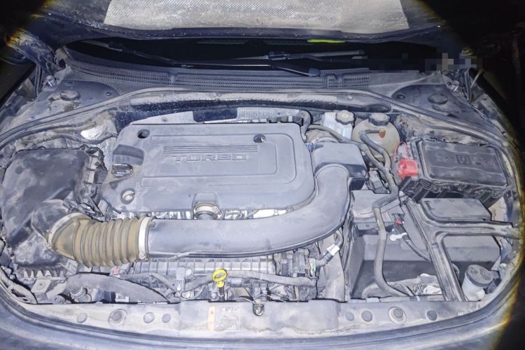 Used Buick LaCrosse 2019 28T Luxury Version Engine Bay