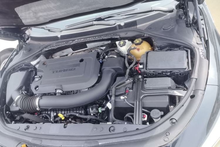 Used Buick LaCrosse 2019 28T Elite Edition Engine Bay